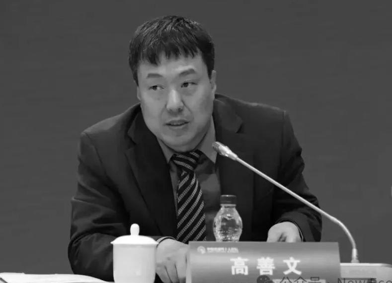 告别高善文:他曾用一副对联,写尽经济分析的无奈